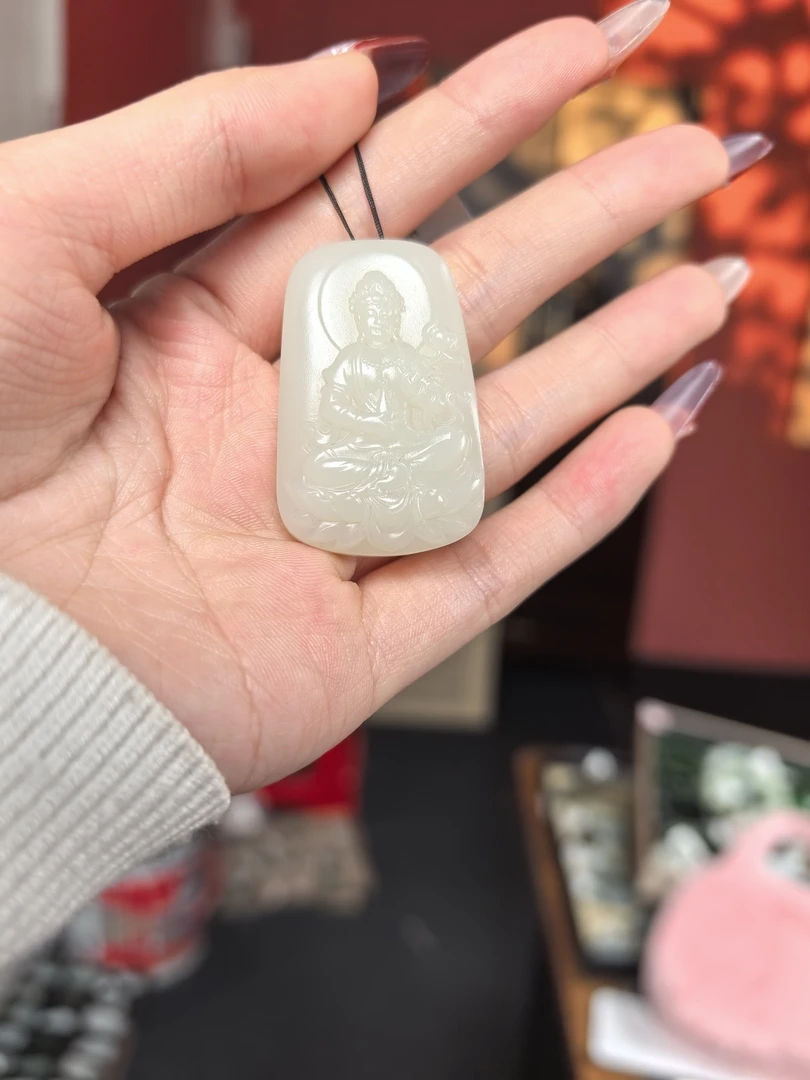 天然和田玉吊坠20克