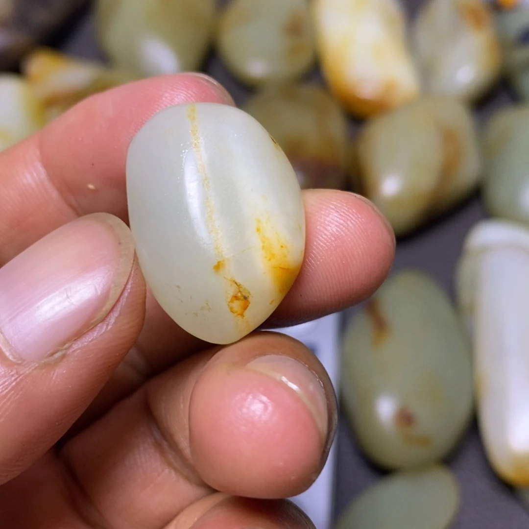 未镶嵌和田玉（糖玉）挂件