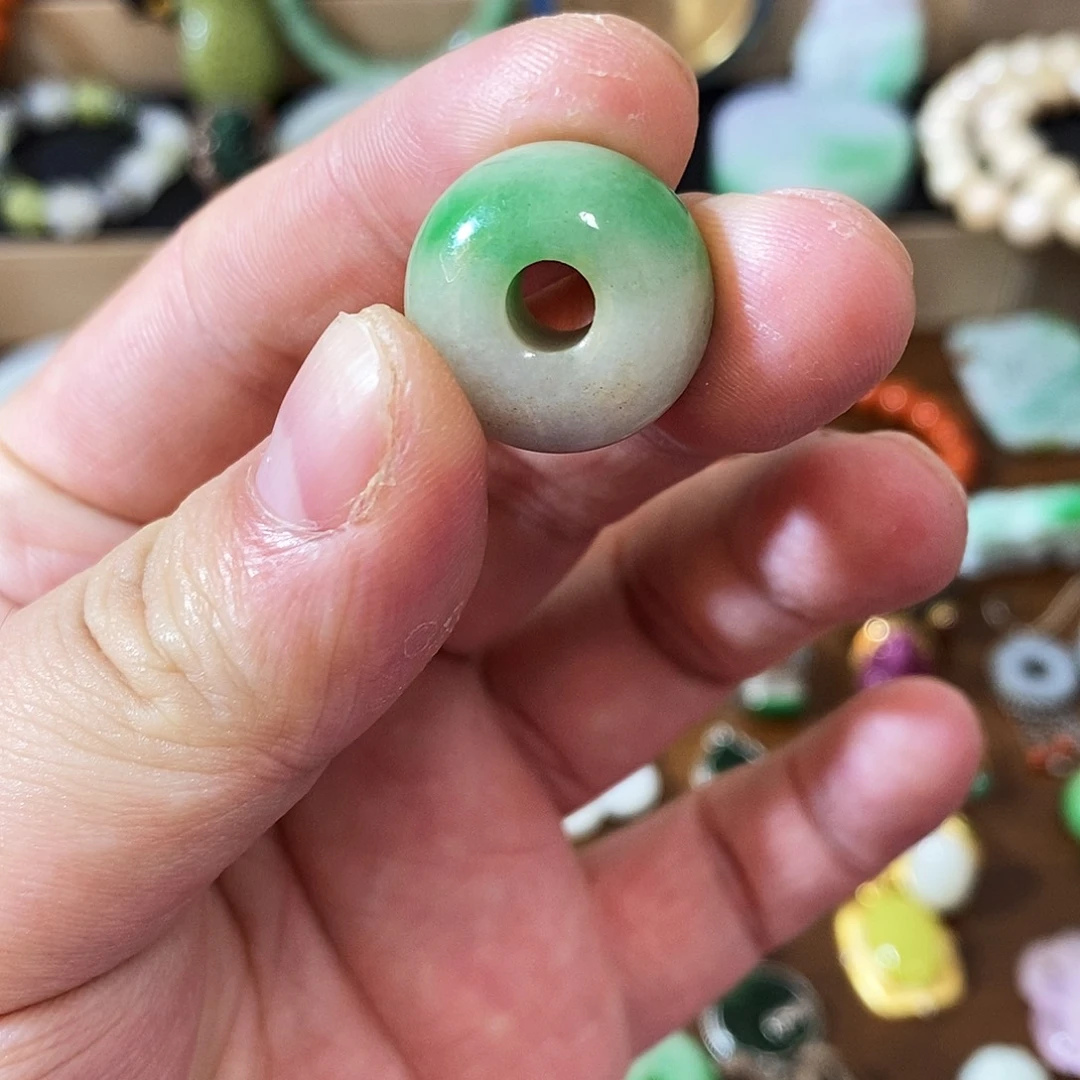 翡翠散珠漂亮漂亮漂亮漂亮