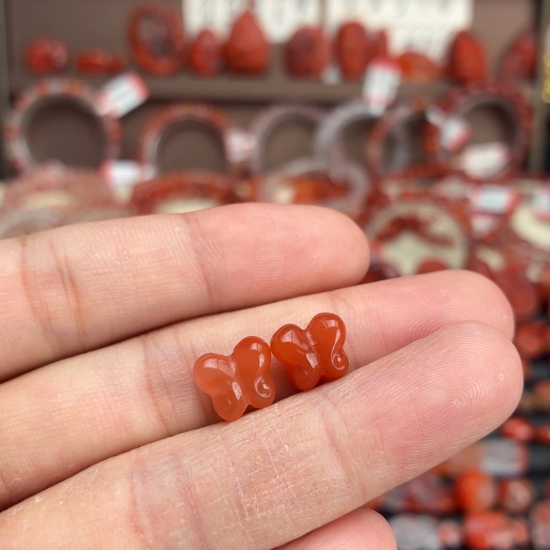 南红玛瑙未镶嵌颈饰胖蝴蝶一对