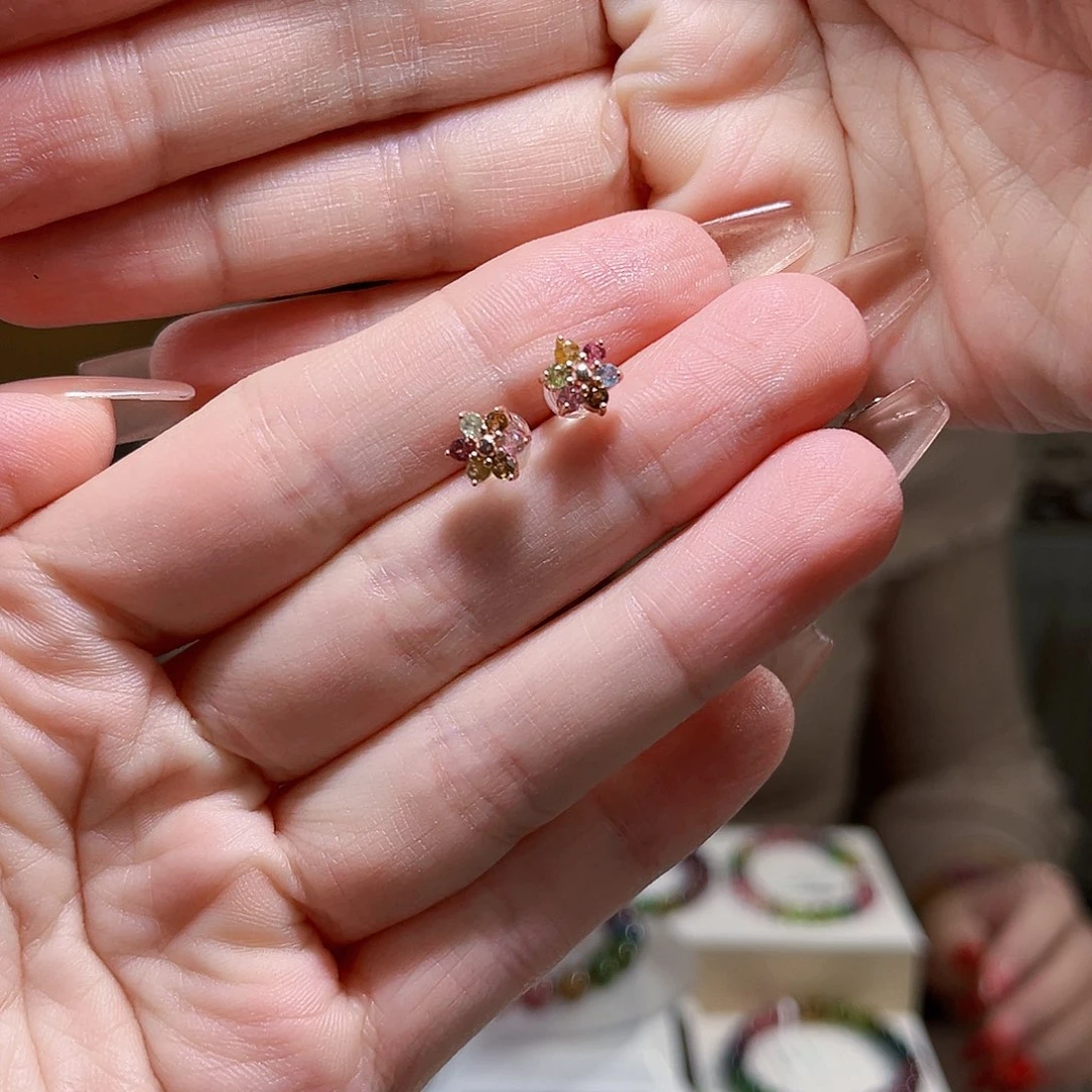 碧玺多样性发一件未镶嵌原***片