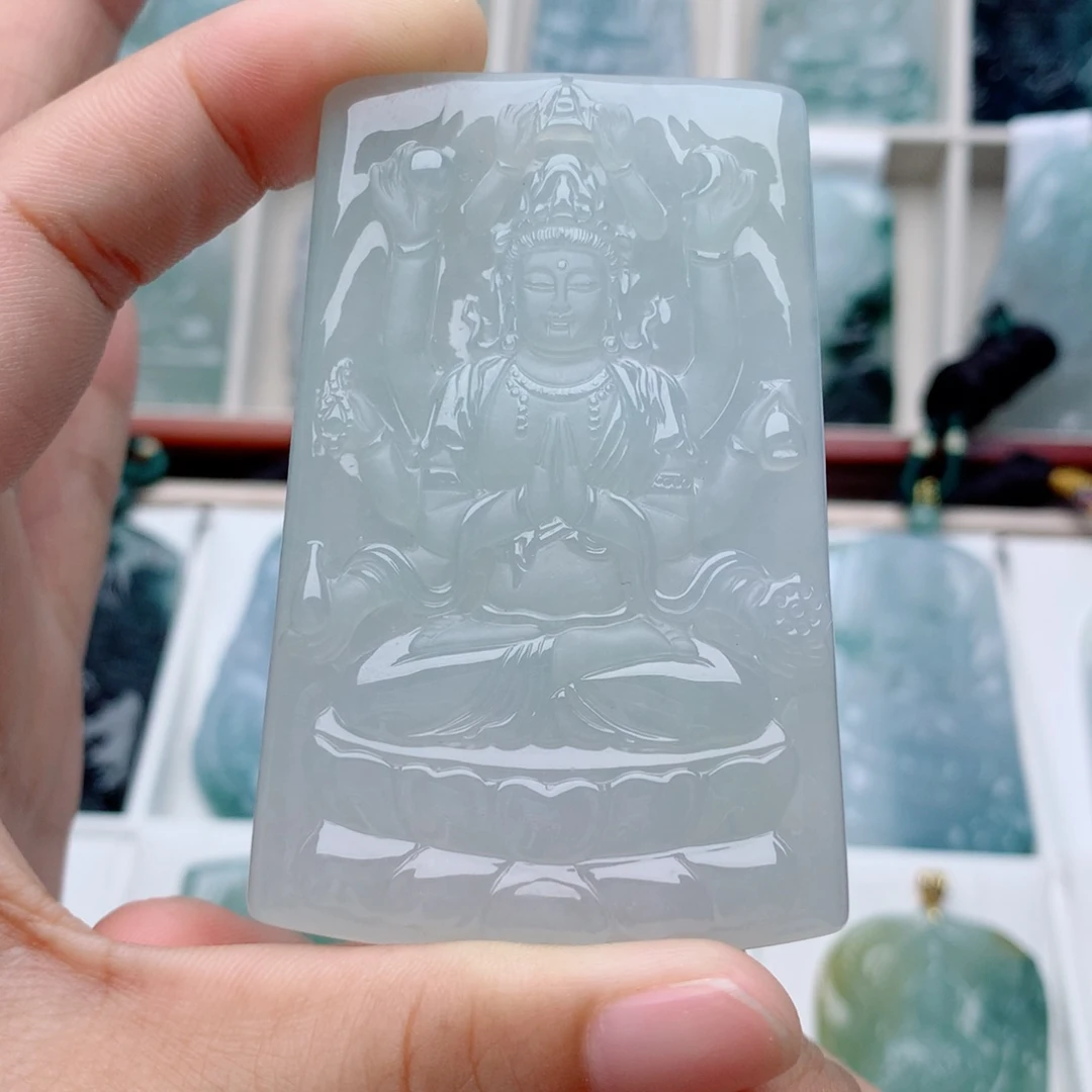 翡翠未镶嵌颈饰?**?千手