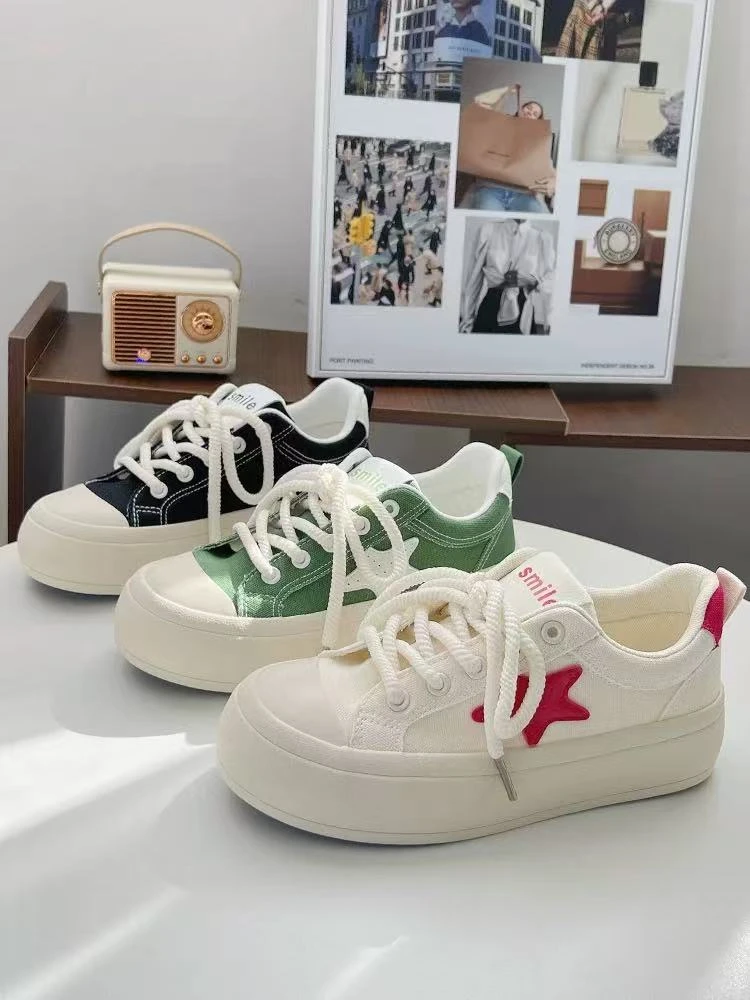 帆布鞋女2025春新款星星小白鞋夏天透气鞋子百搭复古港风星星板鞋