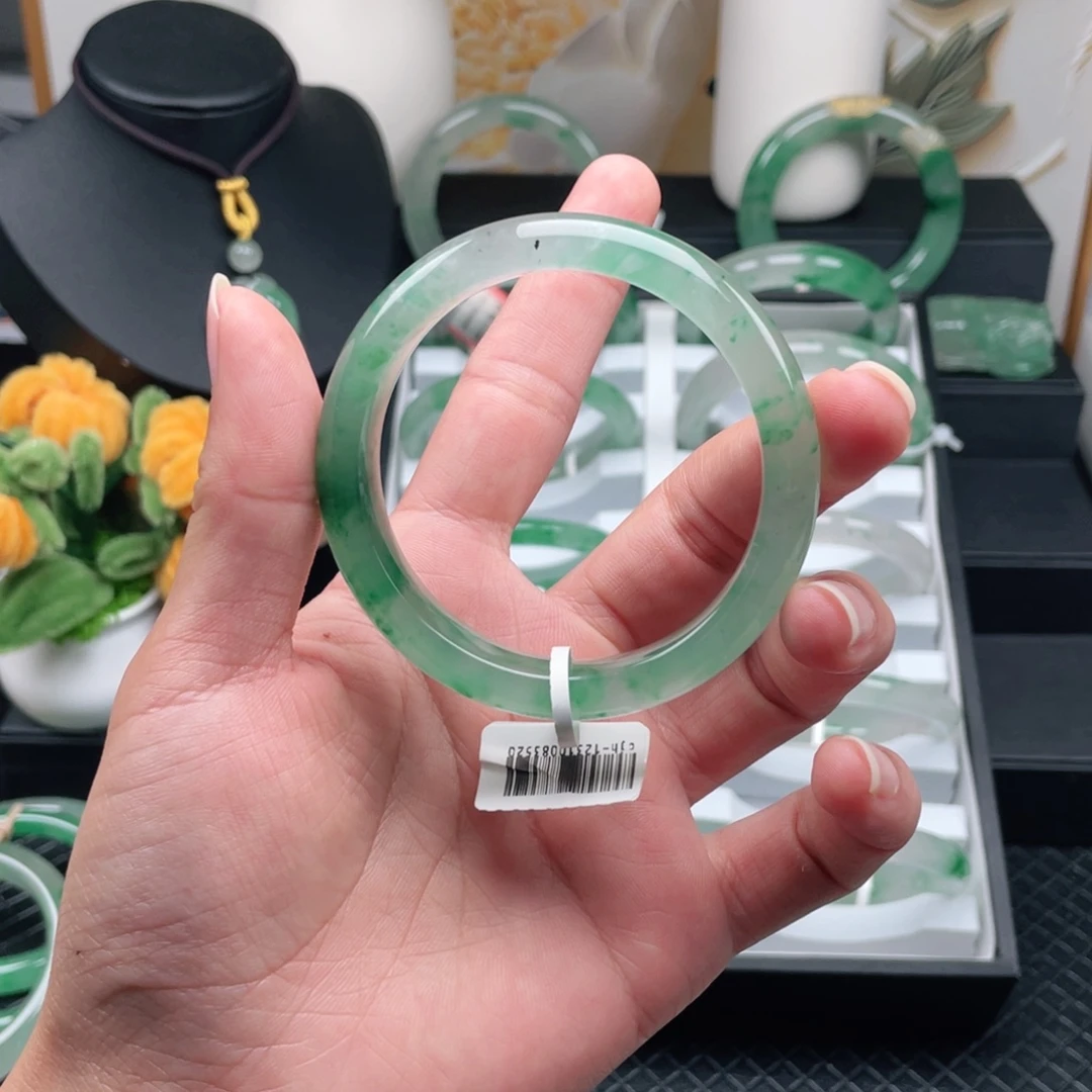 石英质玉未镶嵌手镯