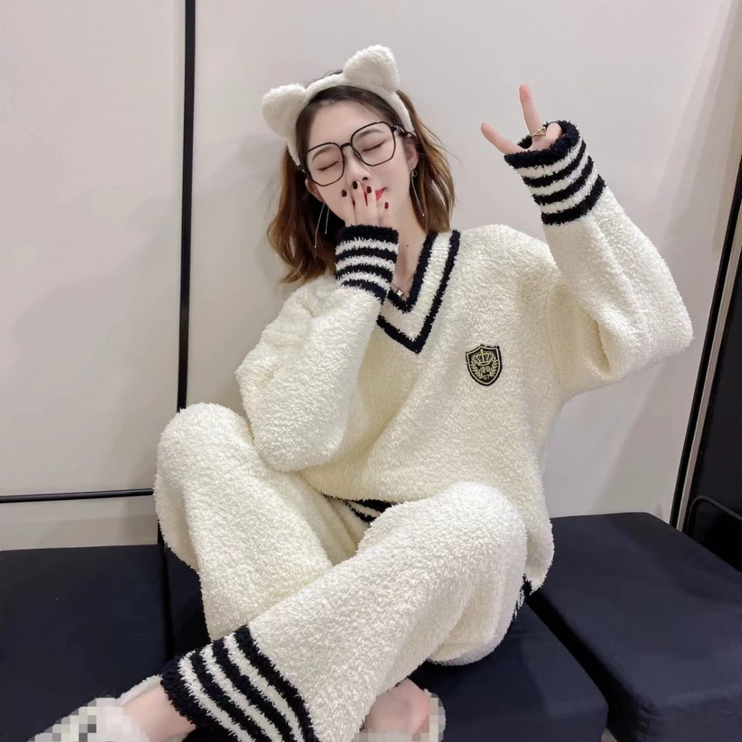睡衣女士2025秋冬季新款加厚加绒爆款V领半边绒珊瑚绒家居服套装