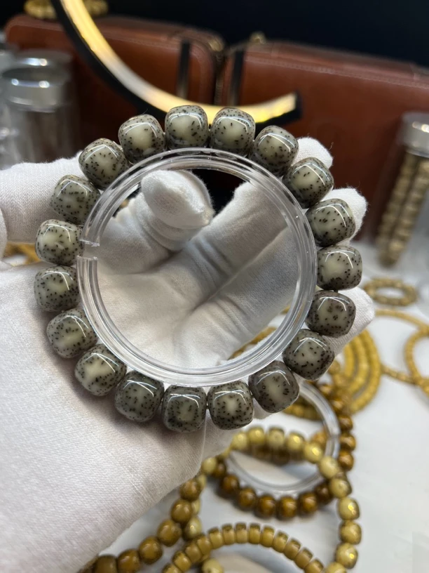 星月菩提 原生态石玉糯冰灰12.5/11.5小细星