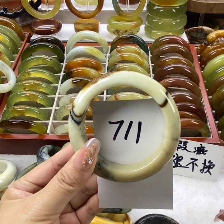 蛇纹石玉未镶嵌手镯60