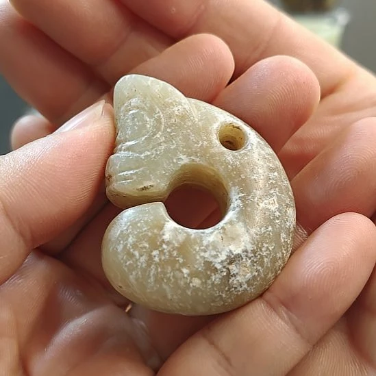 石***志和田玉未镶嵌挂件