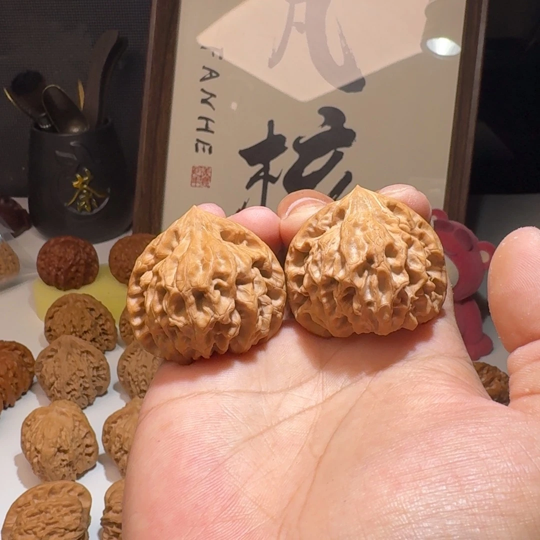 杨***枭吊坠文玩核桃41尺寸龙门涧