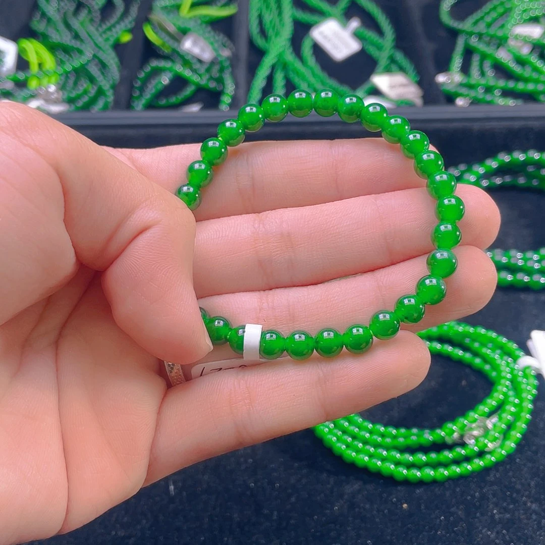 翡翠未镶嵌颈饰