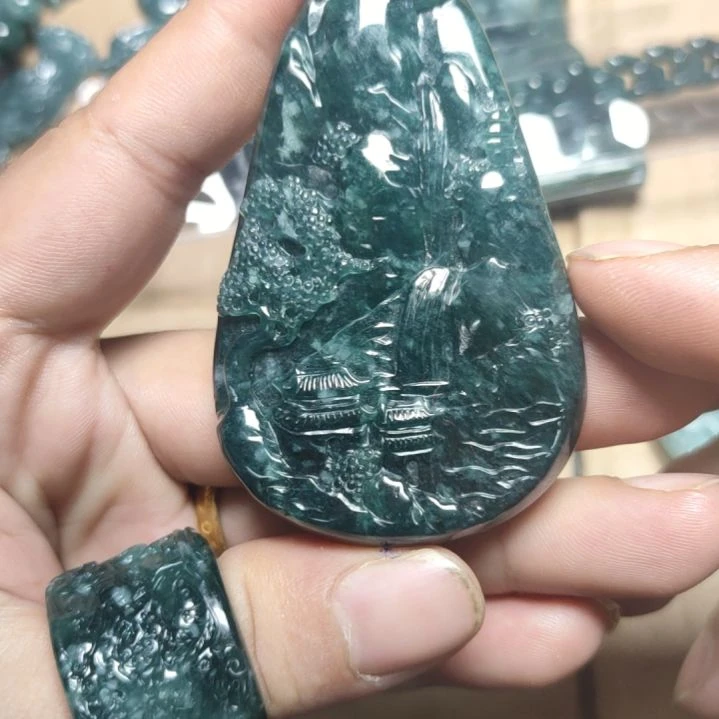 未镶嵌牌子定制翡翠
