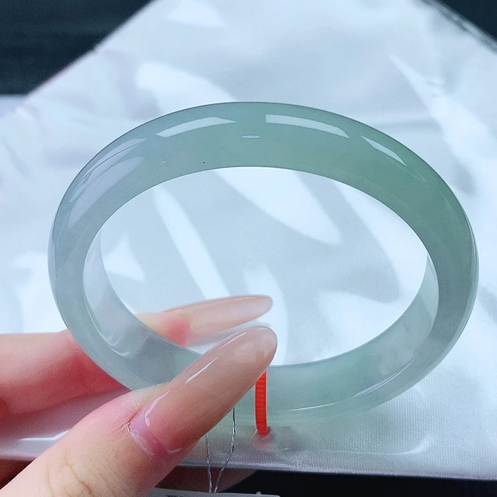 翡翠手镯未镶嵌53贵