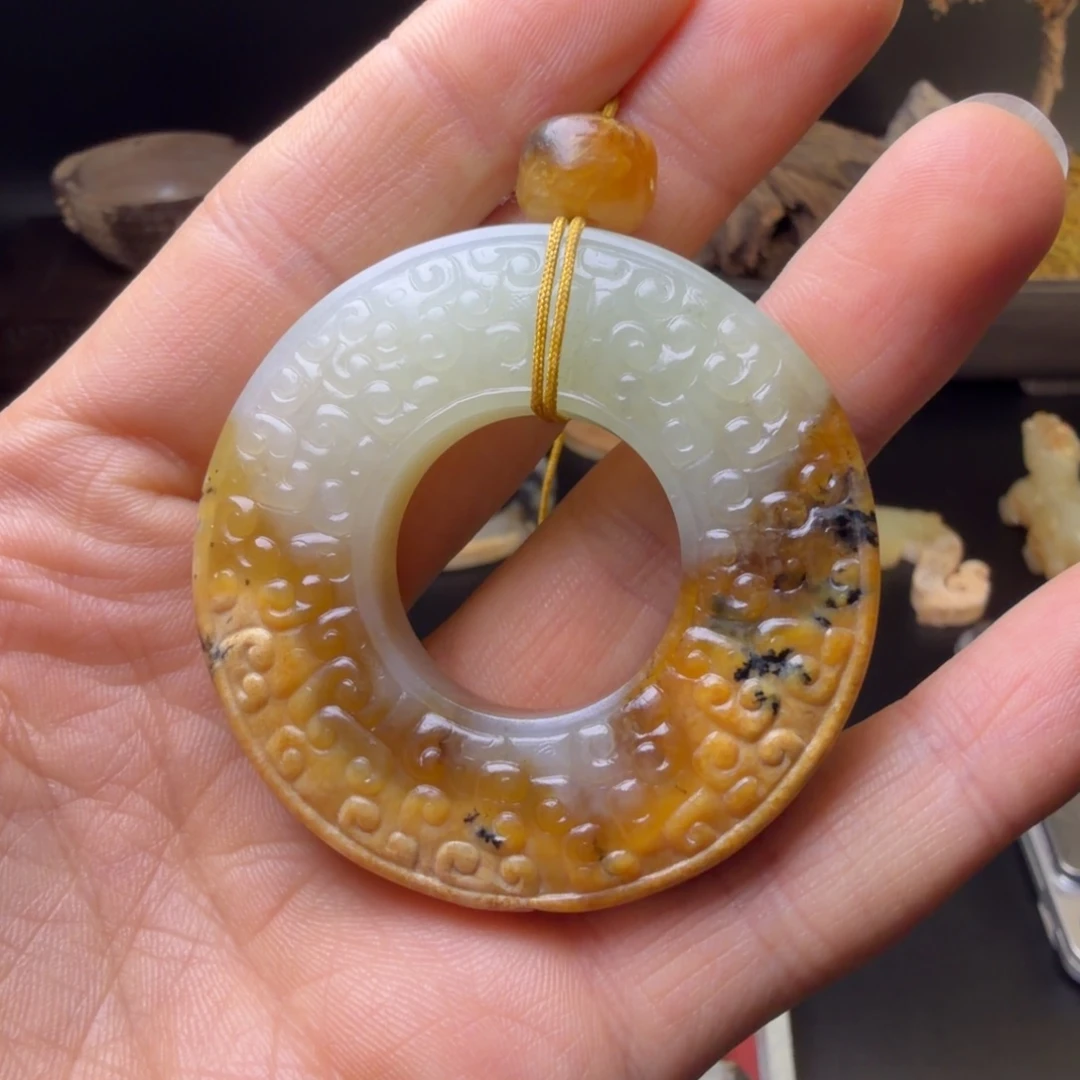 玉***人和田玉（糖玉）未镶嵌挂件