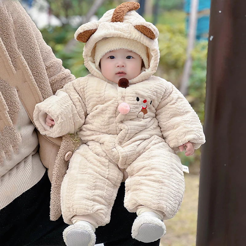 婴儿冬装0-1岁新生宝宝衣服外穿洋气加厚保暖连体衣冬季外出抱衣2