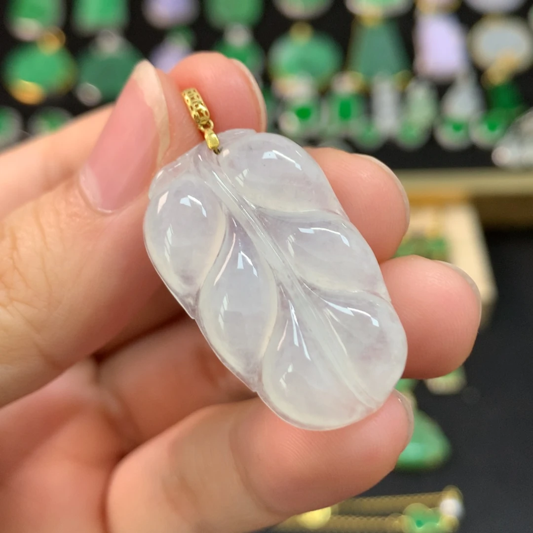 翡翠18K金镶嵌颈饰叶子