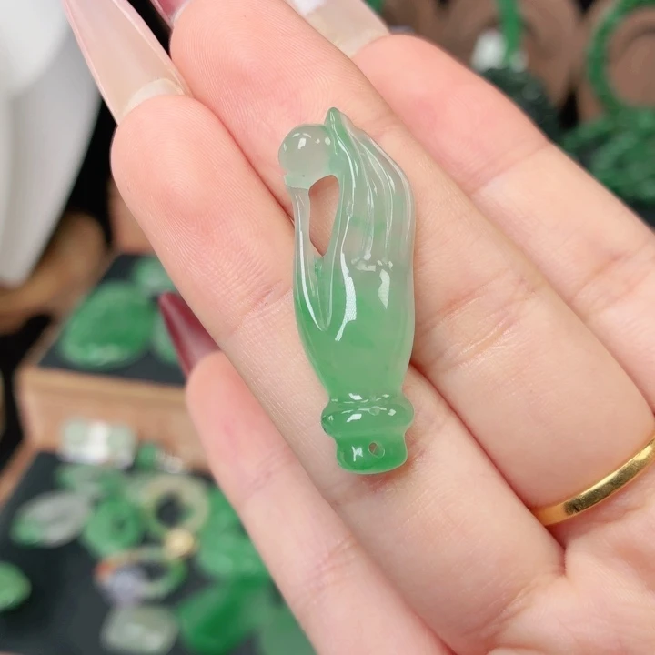 ༒***༻石英质玉（非洲翠）未镶嵌颈饰