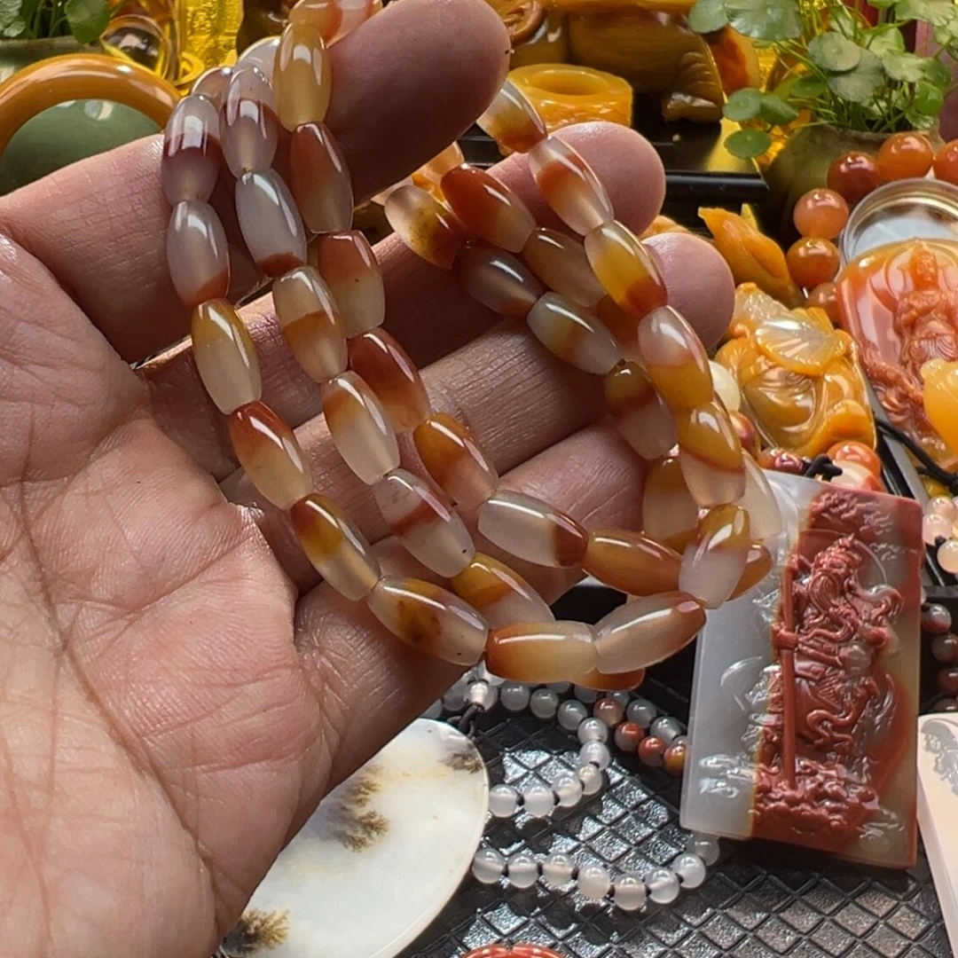 石英质玉未镶嵌颈饰