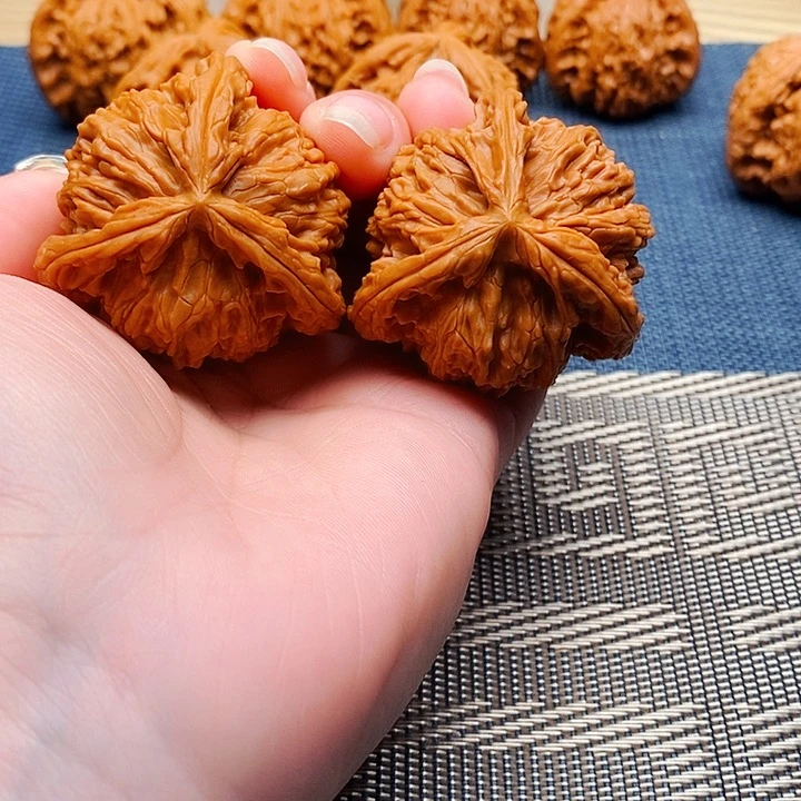 @***云文玩核桃吊坠三棱