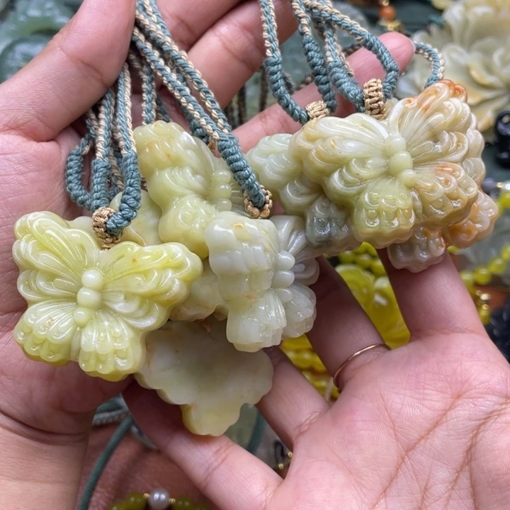 蛇纹石玉未镶嵌吊坠