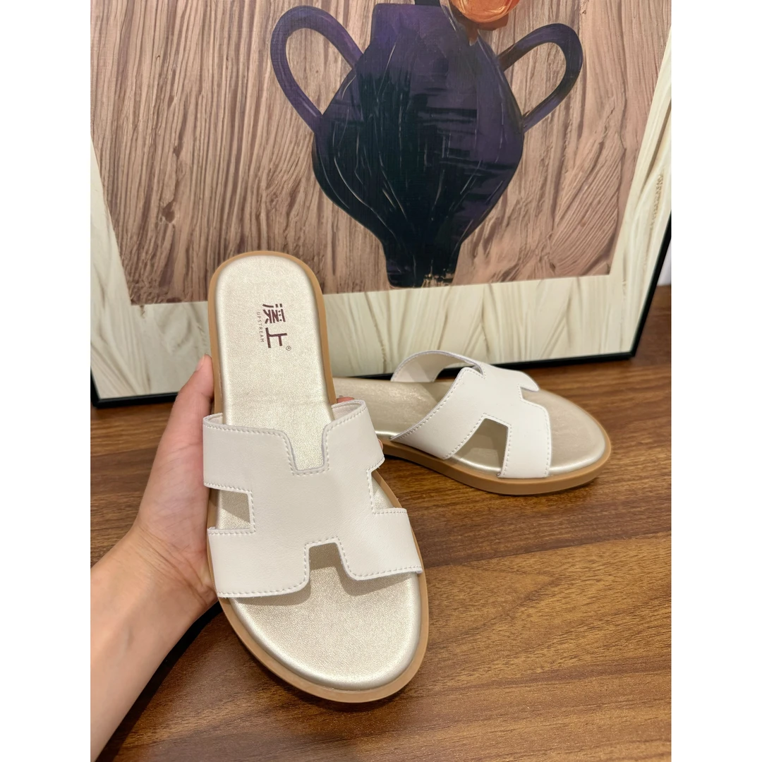 《溪上新款》休闲平底一字拖