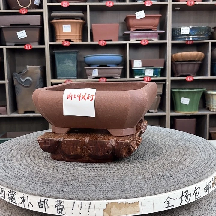 紫砂花盆紫砂的颜色很好看