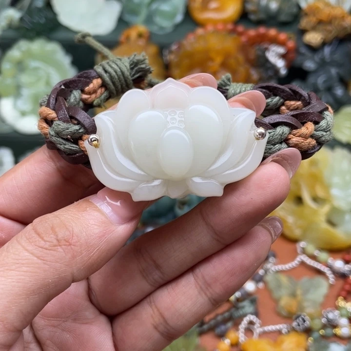 蛇纹石玉未镶嵌吊坠