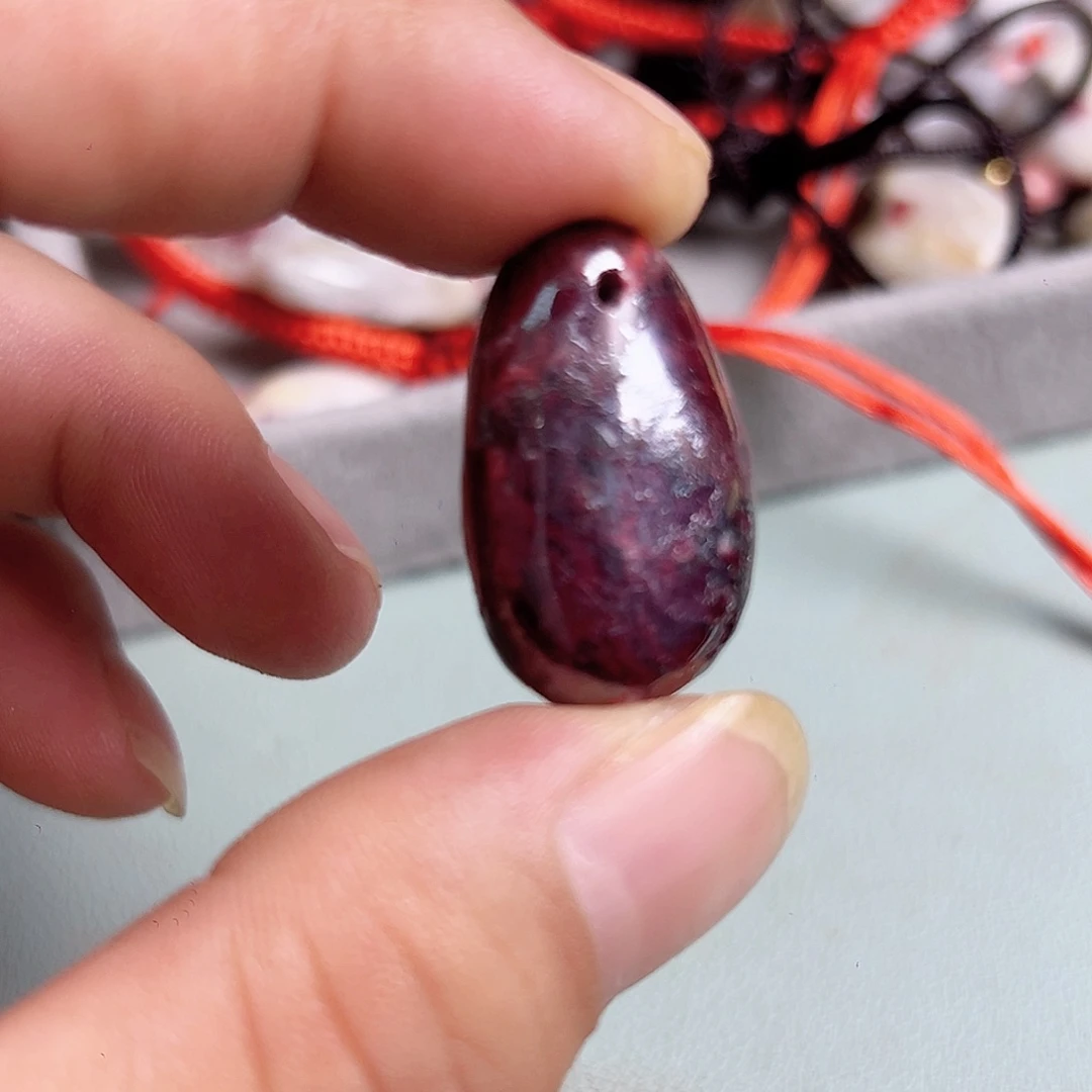 天然朱砂辰石吊坠