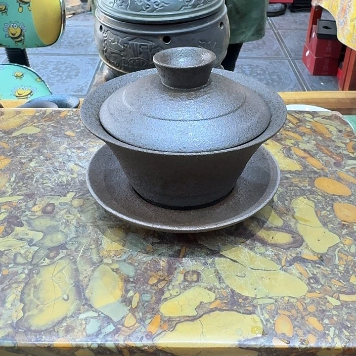 铁胎盖碗一个，瓷。。。品茗