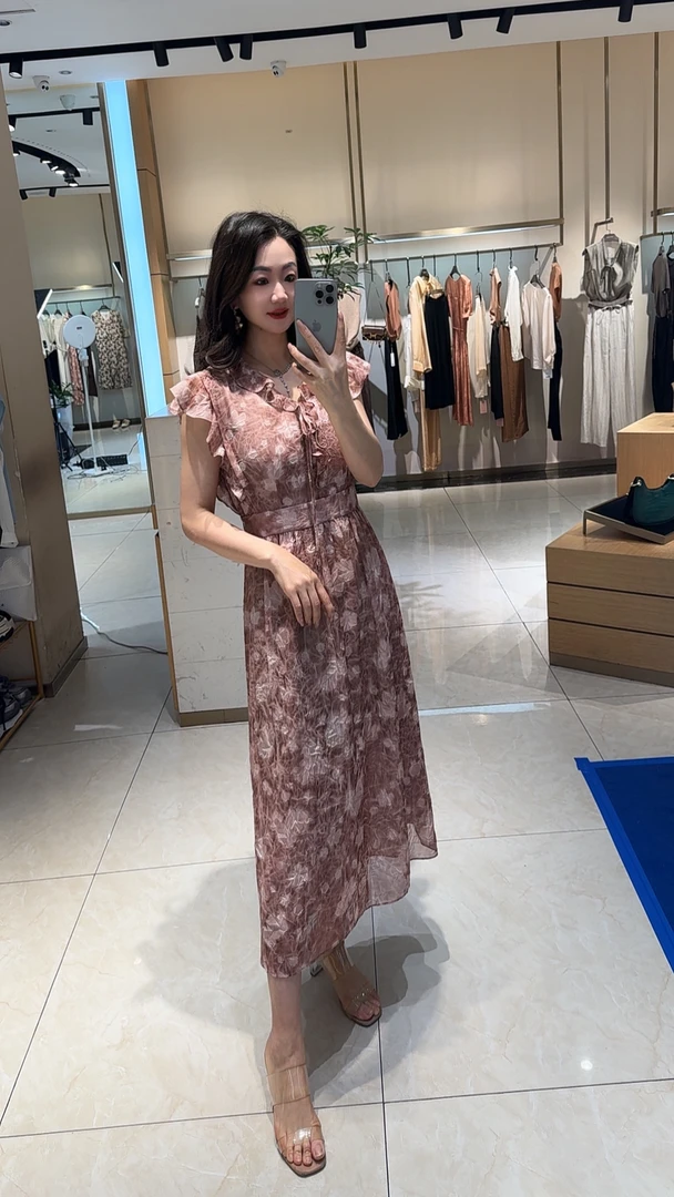 25216186【高斯雪岚】新款法式复古花卉小飞袖连衣裙