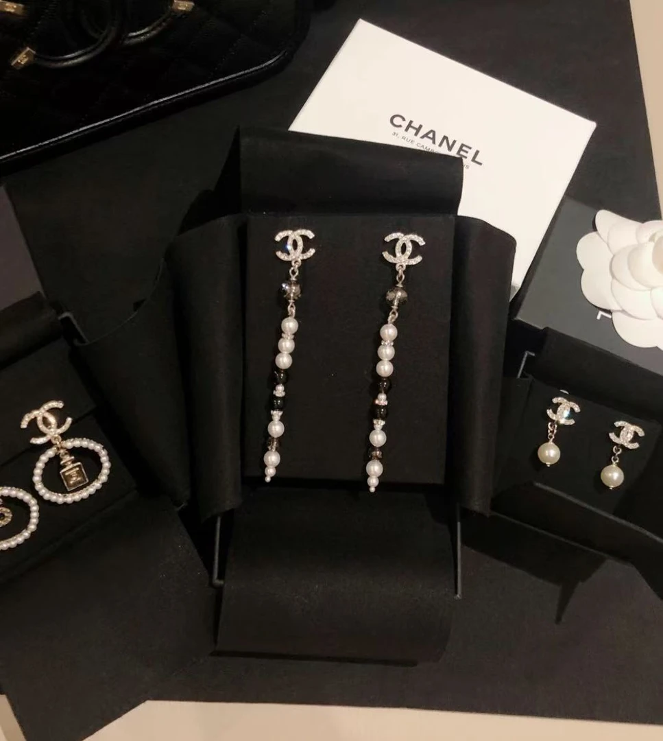 95新 Chanel/香奈儿 代卖服务 黑白珍珠吊坠耳钉 17464593 nn