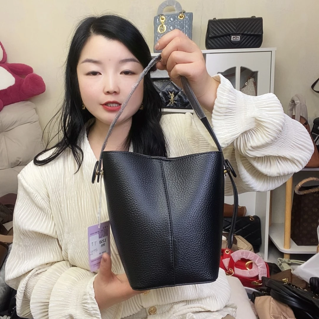 黄牛剖层皮革绵羊皮（革）牛剖层皮革羊皮（革）黄牛皮（革）PU