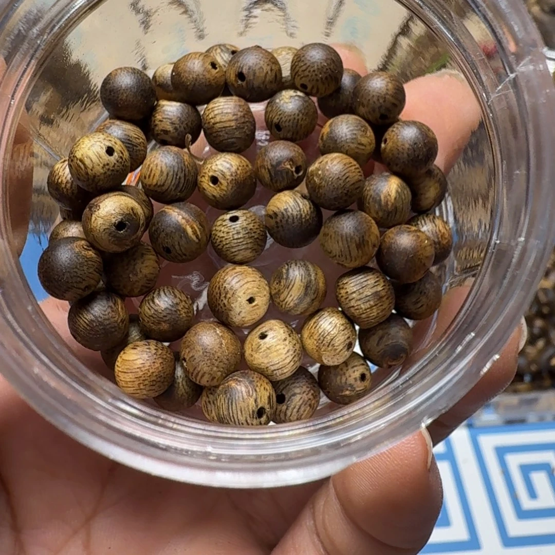 非***舍白奇瑕疵珠07  8.8克