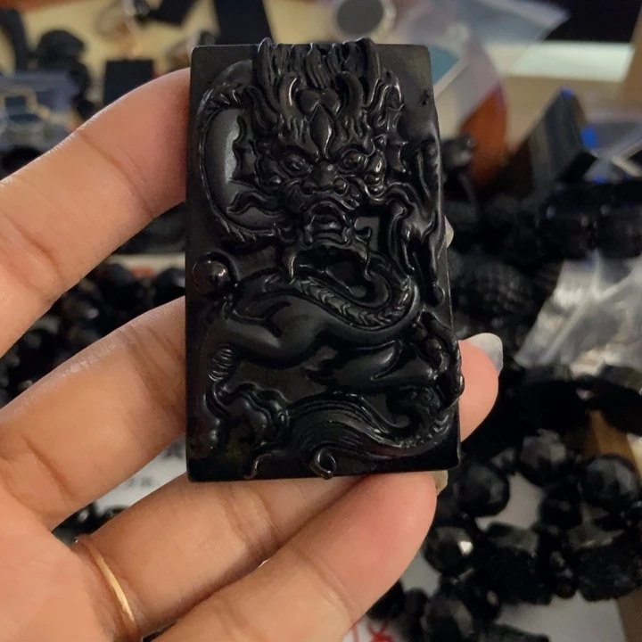 翡翠未镶嵌颈饰墨翠龙大漏