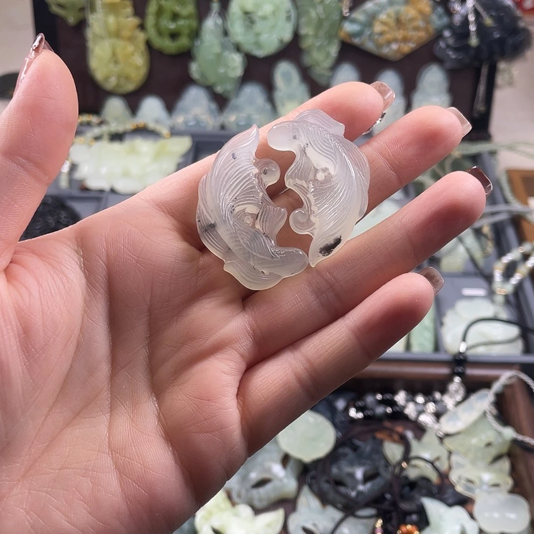 岫玉未镶嵌吊坠(赠链)