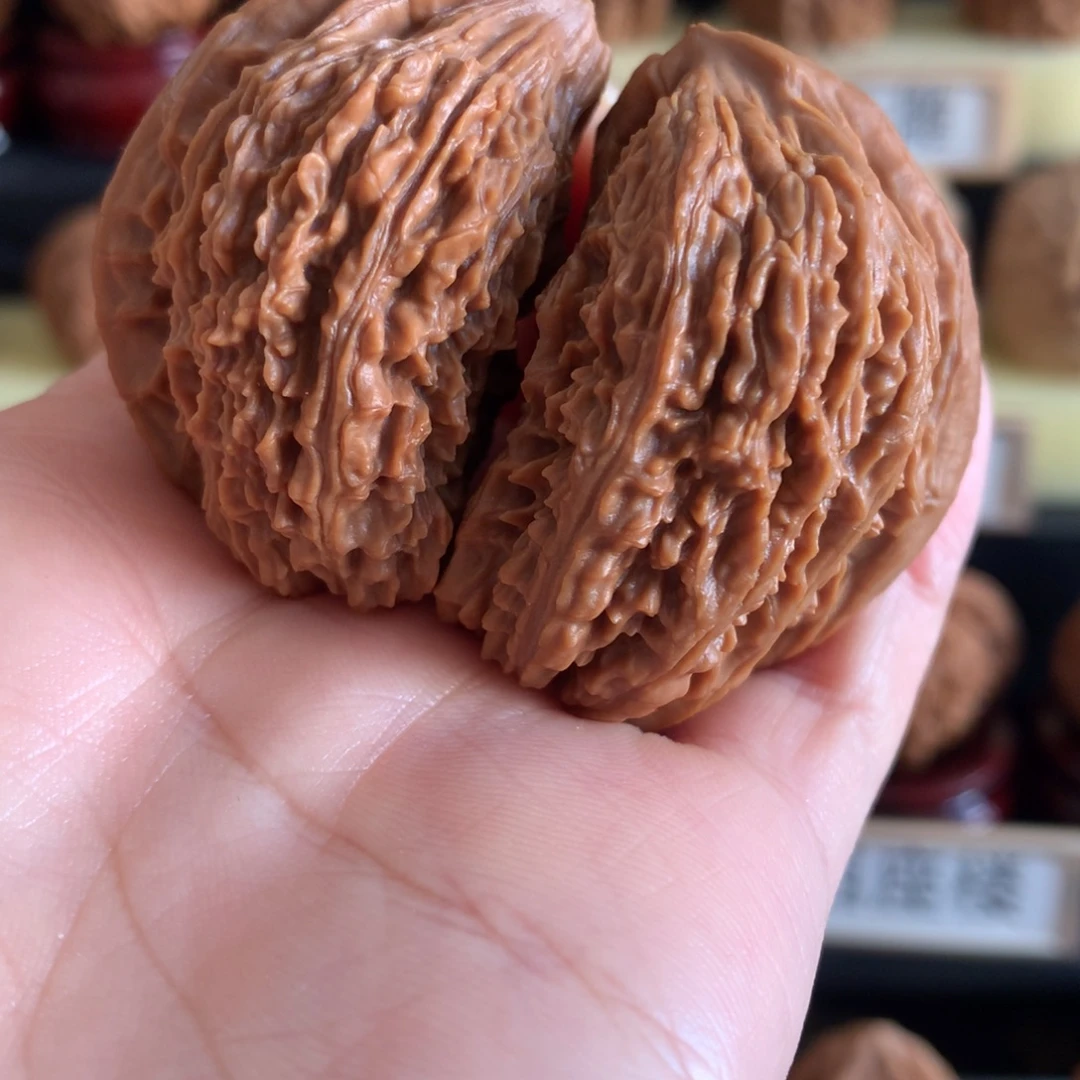 文玩核桃把件南疆石半壁江山