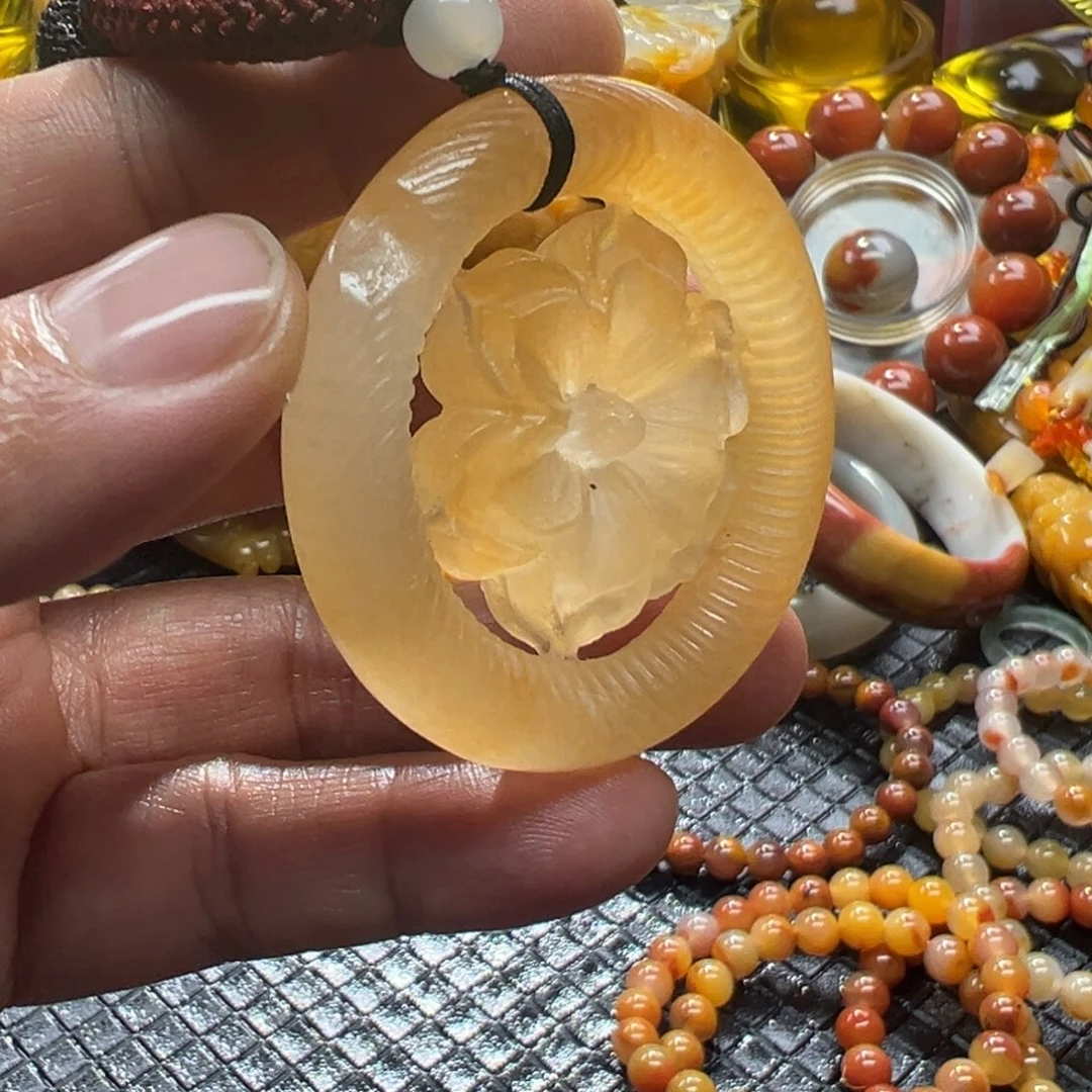 石英质玉未镶嵌颈饰