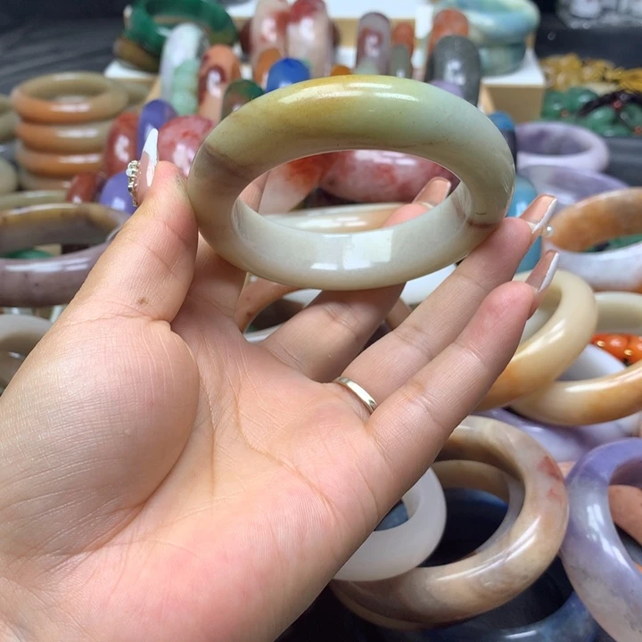 未镶嵌手镯石英质玉自**朵