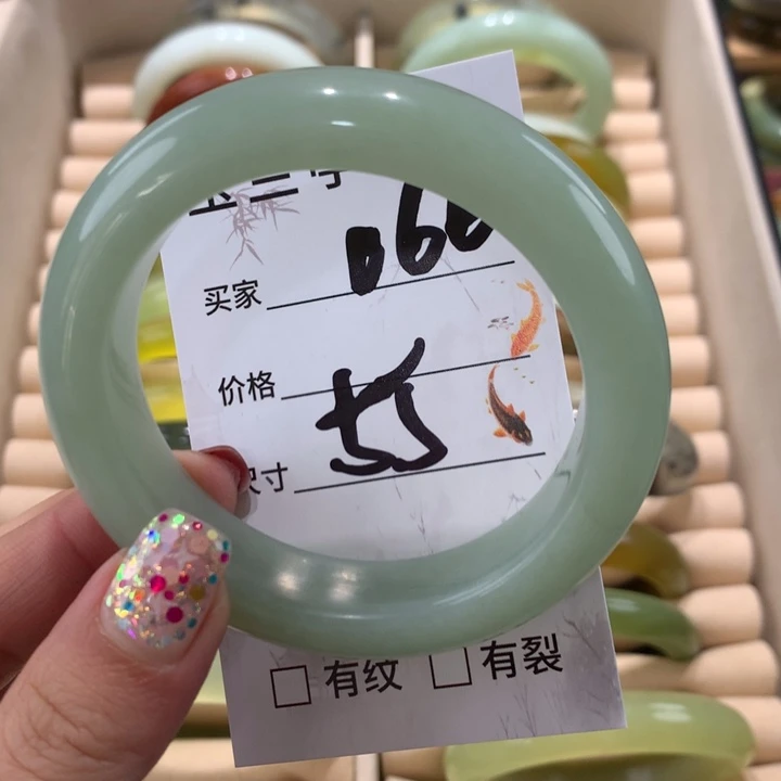 蛇纹石玉手镯未镶嵌别***觉