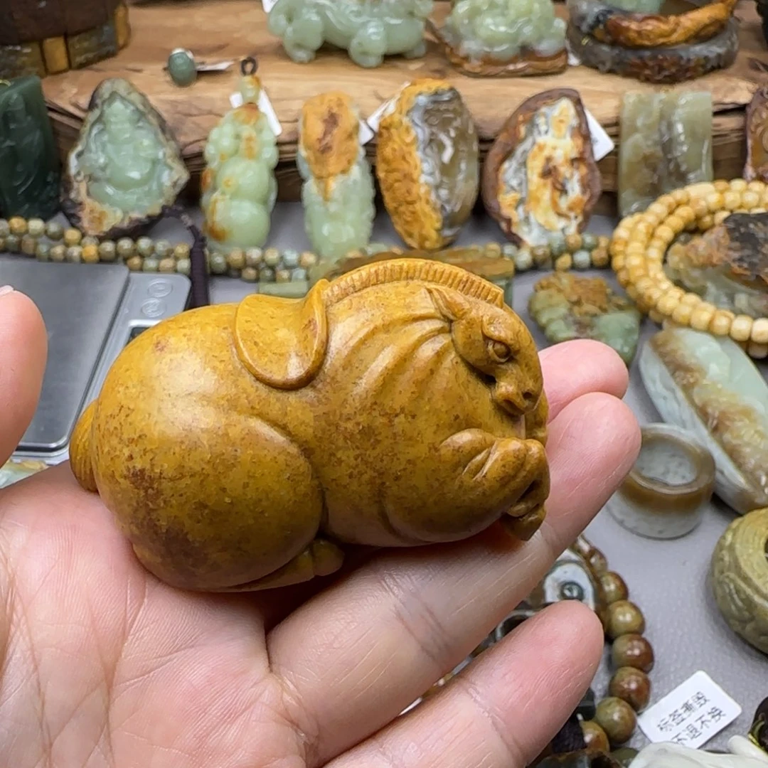 哥***哥岫岩河磨玉（透闪石质玉）未镶嵌珠宝奇石