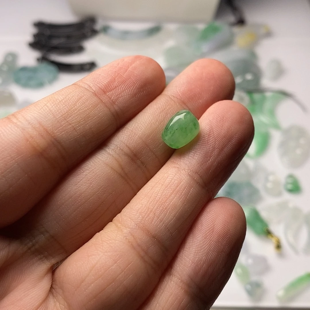 翡翠颈饰未镶嵌I****1天然翡翠