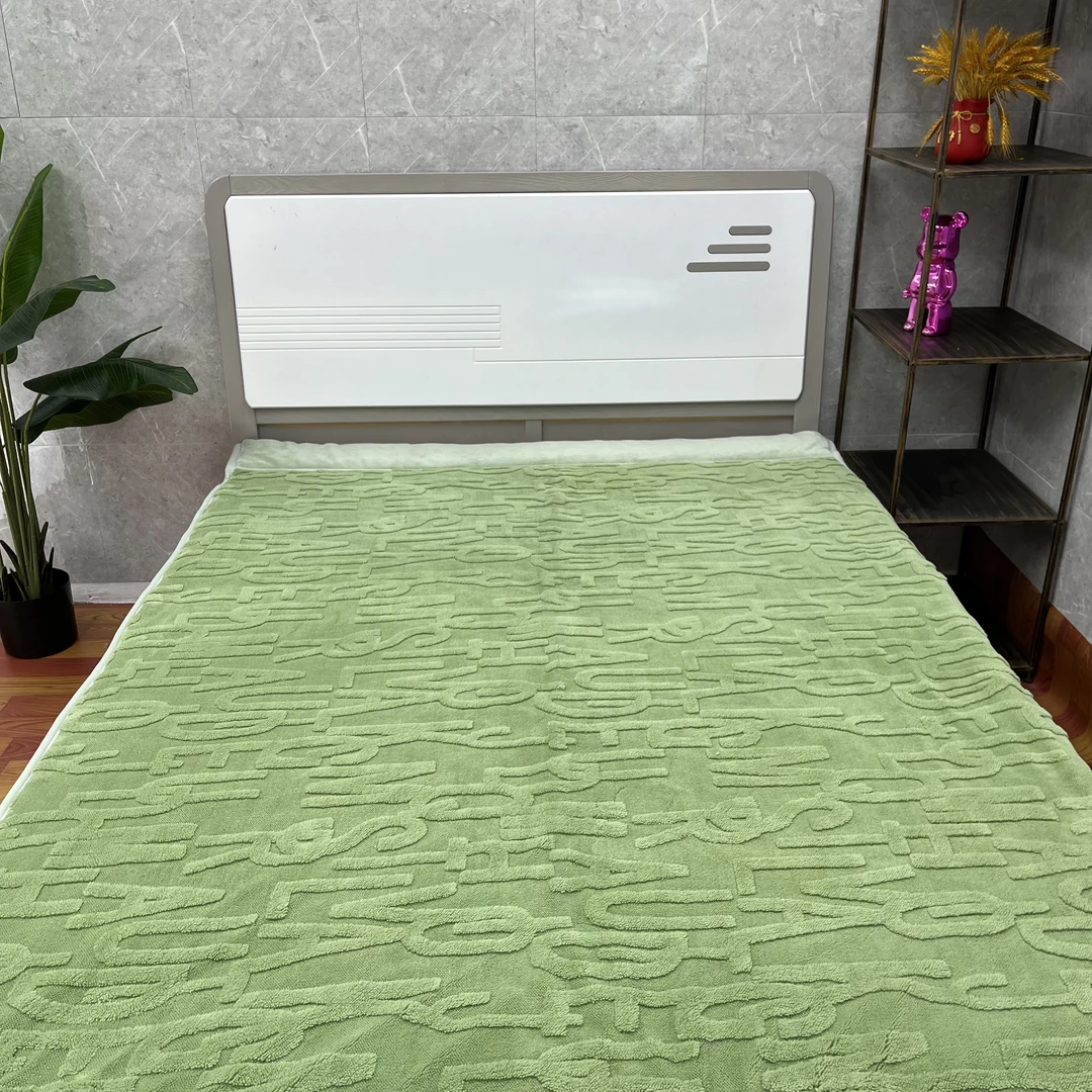 羽蓝家纺推荐【绿色字母被子】1.5*2.0双面加绒加厚可机洗被子