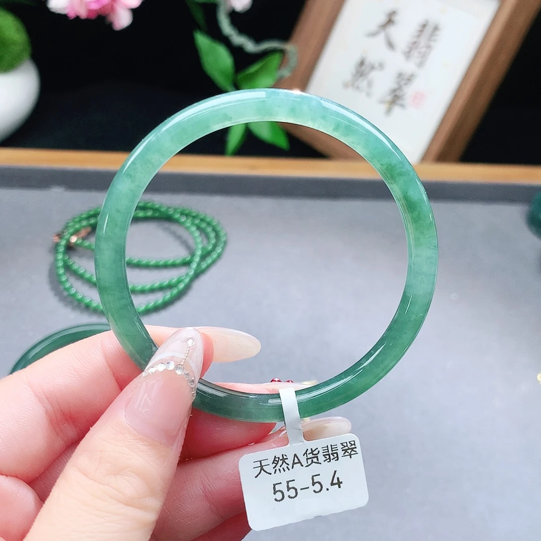 翡翠手镯（圆镯）未镶嵌
