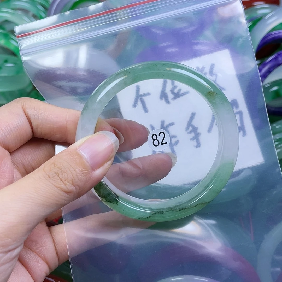石英质玉手镯未镶嵌55