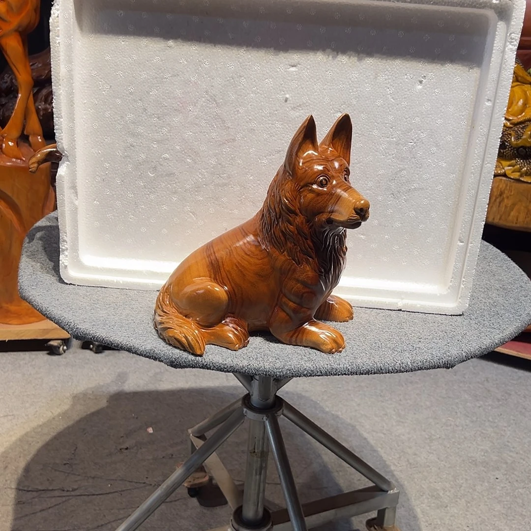 骑***迹香樟木纯手工制作工艺品