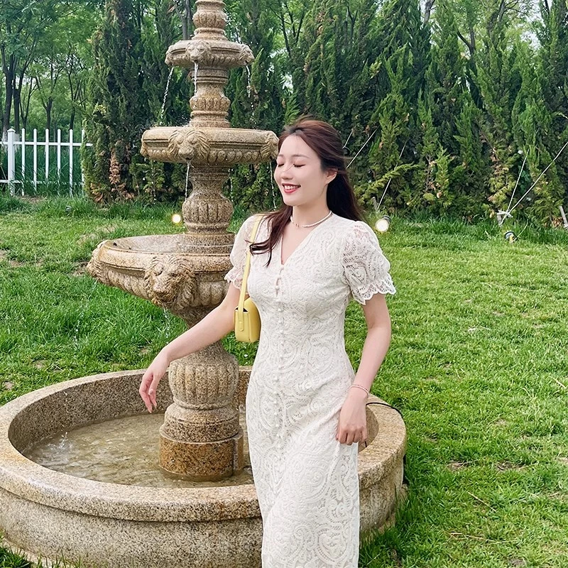 大码女装法式收腰V领裙高级感长裙2025夏新款胖mm显瘦蕾丝连衣裙