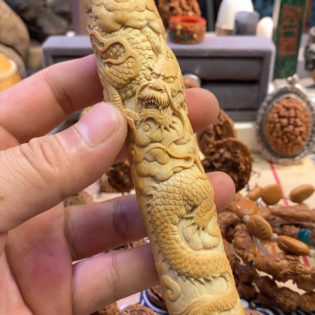 潍坊核雕桃核雕刻龙行天下