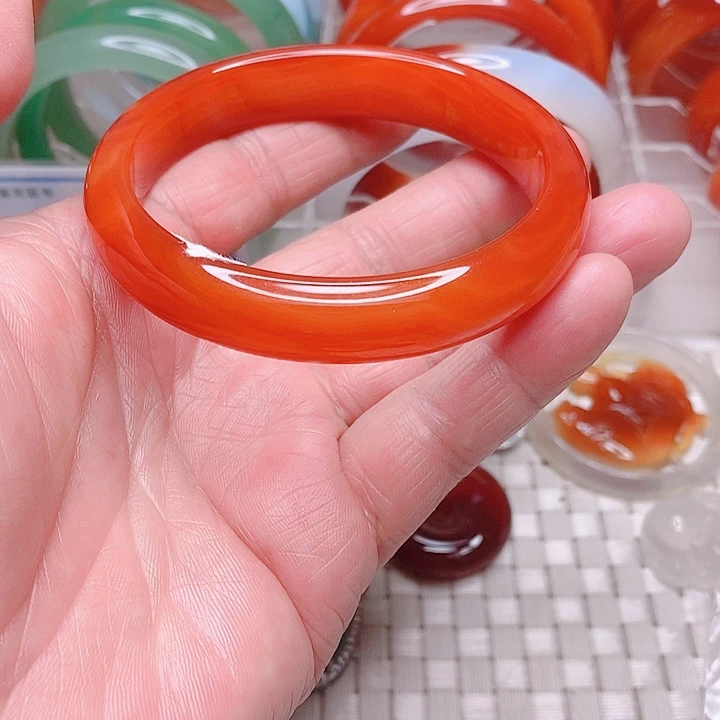 玛瑙/玉髓手镯未镶嵌