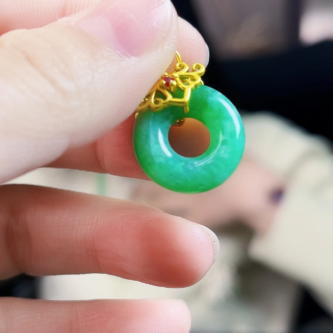 翡翠颈饰未镶嵌吊坠