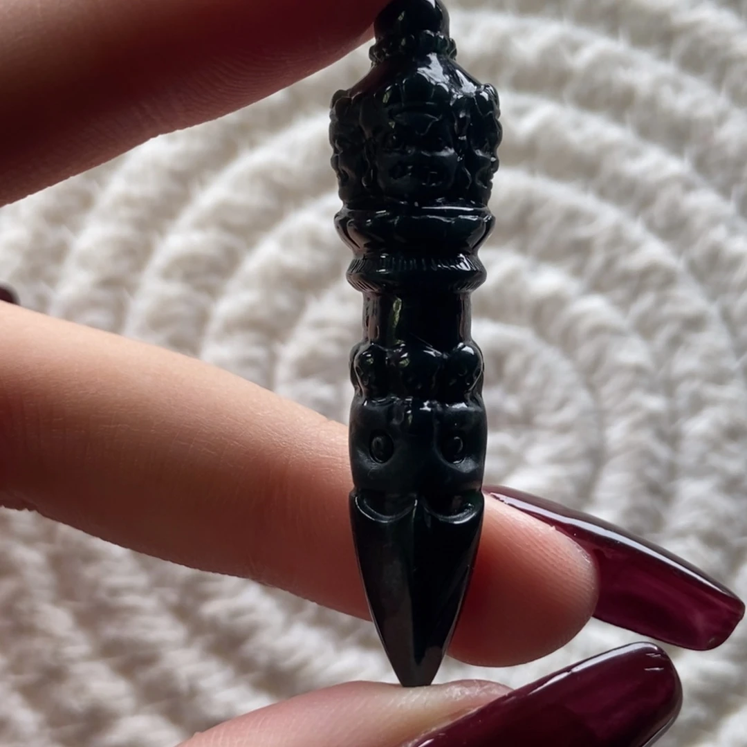 颈饰未镶嵌翡翠金刚杵