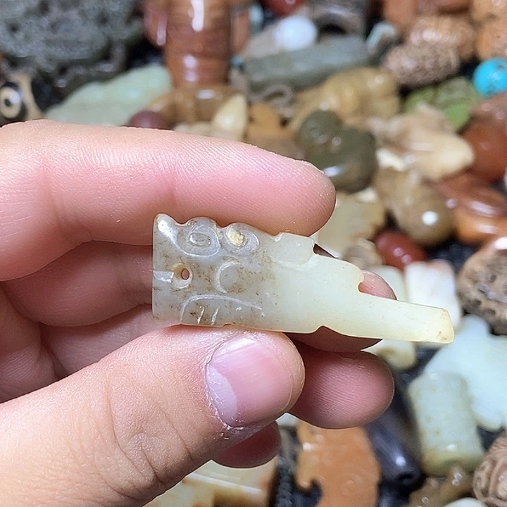 和田玉未镶嵌颈饰95